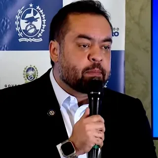 Foto de Cláudio Castro